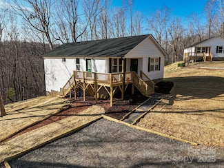 5225 Howard Gap Rd, Saluda, NC 28773