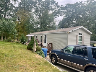 31 Nashua St, Norwich, CT 06360