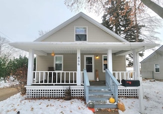 806 Mill St, Midland, MI 48640