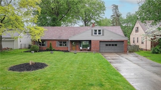 887 Stuart Dr, Cleveland, OH 44121