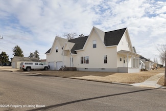321 1st Ave W, Richardton, ND 58652