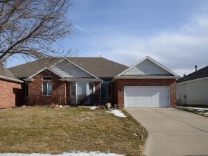 1024 Shoal Pointe Dr, Carter Lake, IA 51510
