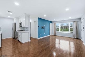 253 Park Ave Unit 305, Rutherford, NJ 07070