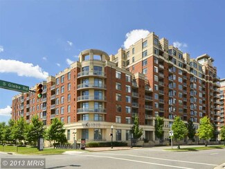 3650 S Glebe Rd Unit 355, Arlington, VA 22202