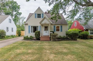 352 Inwood Blvd, Avon Lake, OH 44012
