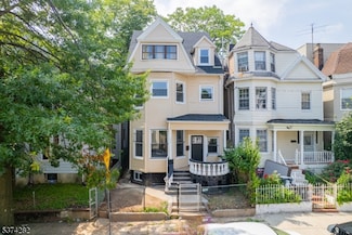235 S 7th St, Newark, NJ 07103