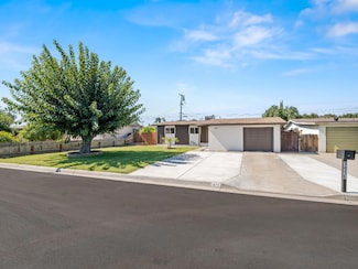 1416 Cherry Ln, Clovis, CA 93612