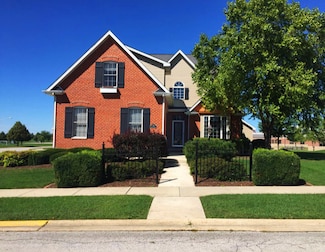 295 S Poplar St, Manteno, IL 60950