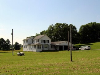 8925 Maplehurst Ave SE, East Sparta, OH 44626