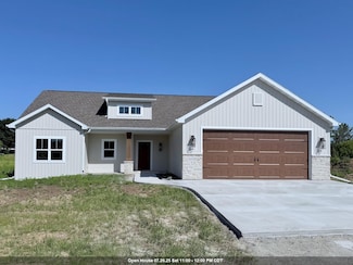 N1737 Red Cardinal Dr, Greenville, WI 54942