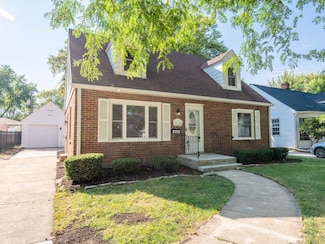 237 Ingleside Ave, Aurora, IL 60506