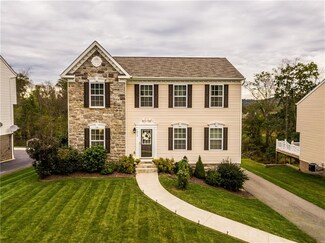 212 Chinkapin Dr, Natrona Heights, PA 15065