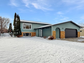 1620 36 1 2 Ave S, Fargo, ND 58104