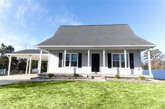 112 Hunterview Ct, Winston Salem, NC 27107
