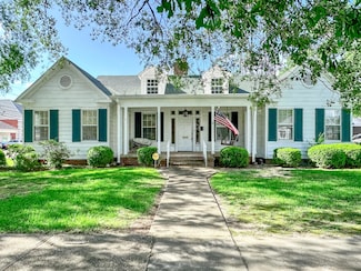1003 College St, Columbus, MS 39701