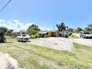 616 63rd Ave W, Bradenton, FL 34207