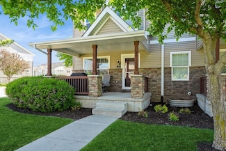 153 S 64th St, West Des Moines, IA 50266