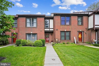15 Dickens Square, Lutherville Timonium, MD 21093