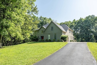 385 Gleandonshire Ln, Jackson, OH 45640