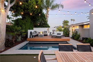 292 Bowling Green Dr, Costa Mesa, CA 92626