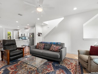 102 Tendick Unit 703, San Antonio, TX 78209