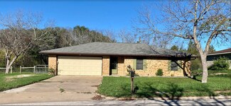 220 Edward Ln, Brenham, TX 77833