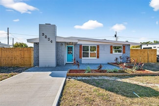 9254 86th St, Seminole, FL 33777