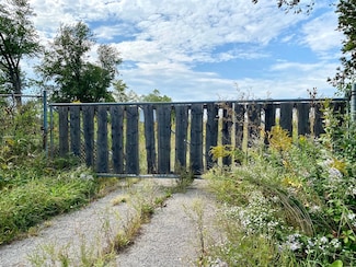 28884 N Il Route 83, Mundelein, IL 60060