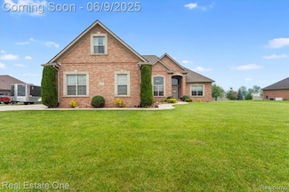 28799 Liparoto Blvd, Flat Rock, MI 48134