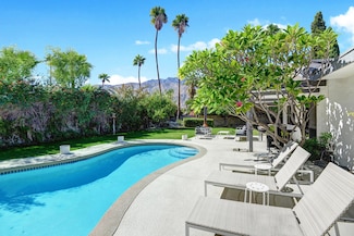 1031 E El Conquistador, Palm Springs, CA 92262