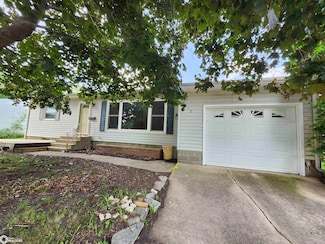 515 W L St, Forest City, IA 50436