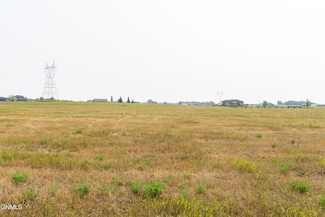 11319 Pauls Dr, Menoken, ND 58558