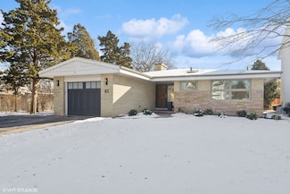 83 Waverly Ave, Clarendon Hills, IL 60514