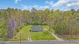 140 Chinchilla Dr, Bayboro, NC 28515