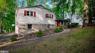 113 Creekwood Dr, Feasterville Trevose, PA 19053
