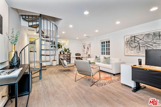 717 1/2 N Huntley Dr, West Hollywood, CA 90069