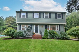 329 South St, Medfield, MA 02052