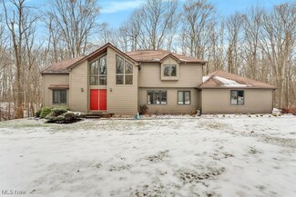 17860 Northwood Lakes Dr Unit 3, Chagrin Falls, OH 44023
