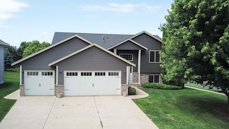 1406 English Ave NW, New Prague, MN 56071