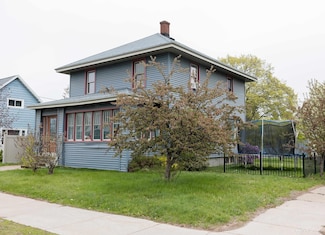 1302 N 3rd St, Ishpeming, MI 49849
