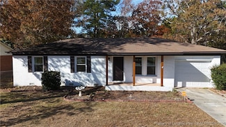 711 Bronco Ln, Fayetteville, NC 28303