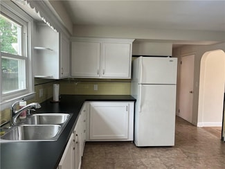 108 Airport Rd, Warwick, RI 02889