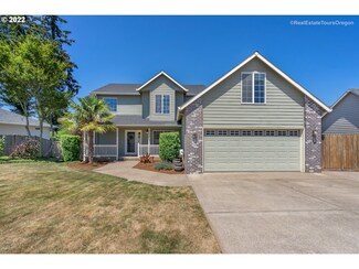 15037 Saint Andrews Dr, Oregon City, OR 97045