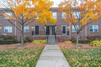 43117 Burlington Dr, Sterling Heights, MI 48313