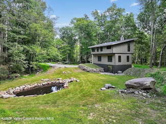 178 Chestnut Hill Rd, Woodstock, NY 12498