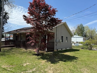 15 5th St, Andrews, NC 28901