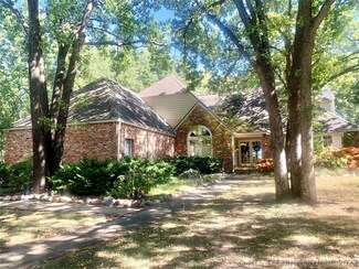 10705 S Winston Ave, Tulsa, OK 74137