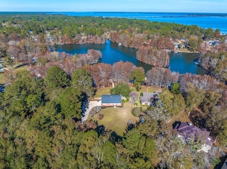 208 Broad River Dr, Santee, SC 29142