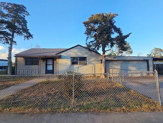 320 77th St, Lubbock, TX 79404