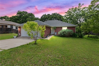 2505 Westwood Main Dr, Bryan, TX 77807